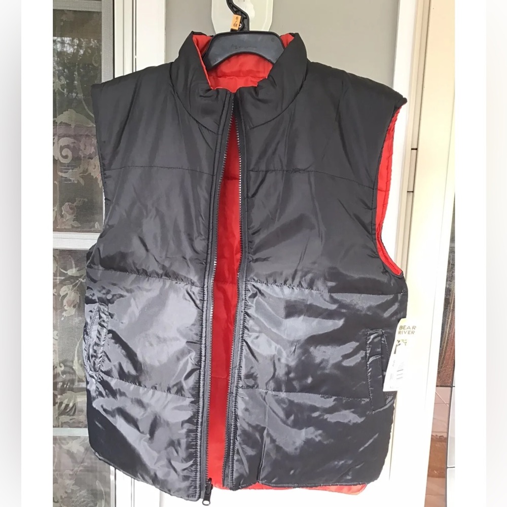 NWT Women's  Bear River Reversible Red Black Zip Puffer Vest Large 20 Active.